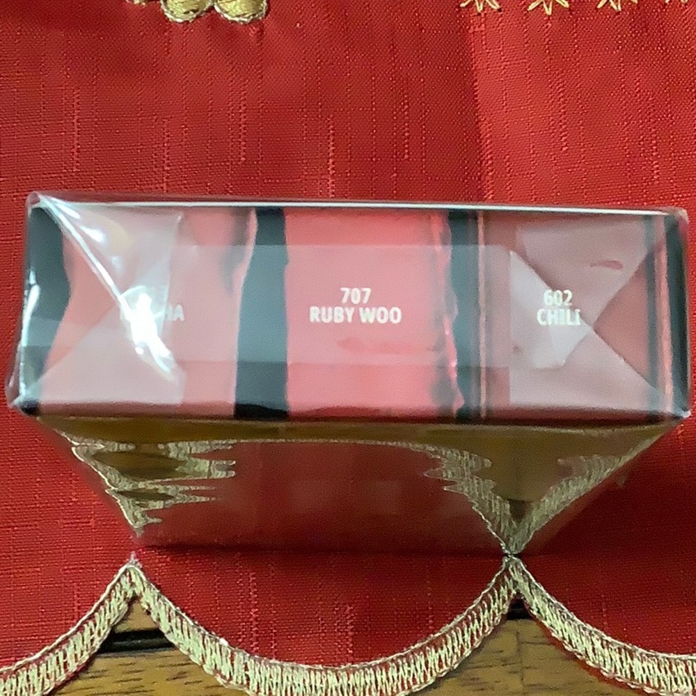 MAC TRAVEL EXCLUSIVE MOCHACCINO MILES LIPSTICK TRIO - Picture 3 of 6